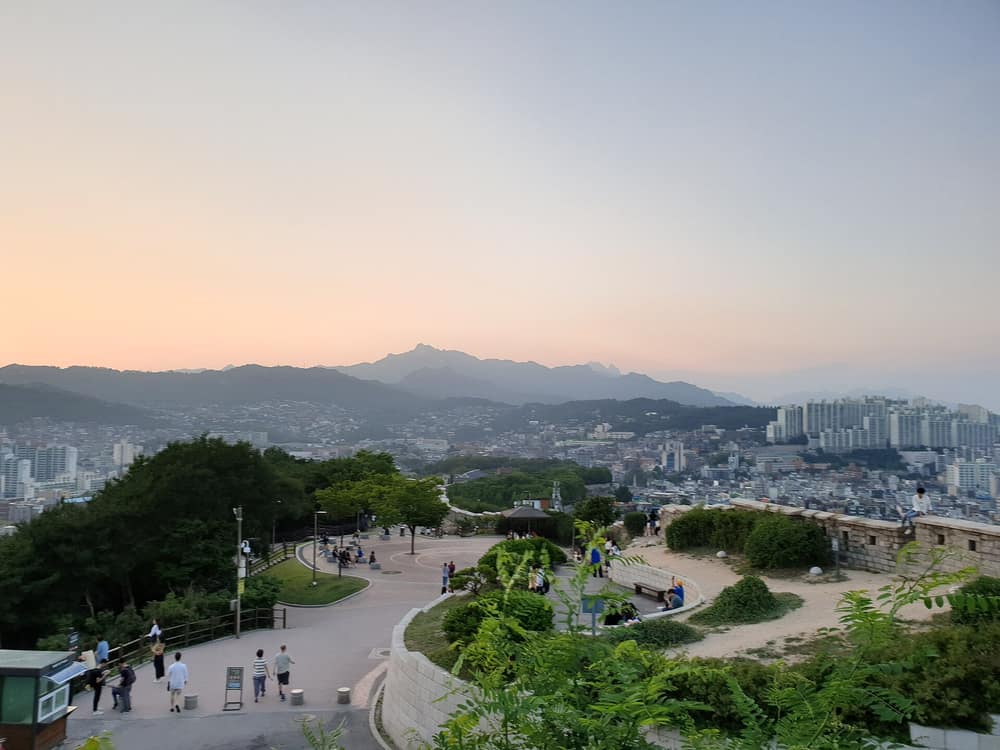 낙산공원에서 내려다본 해 질 녘 서울